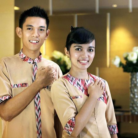 Aston Makassar Hotel & Convention Center Екстер'єр фото
