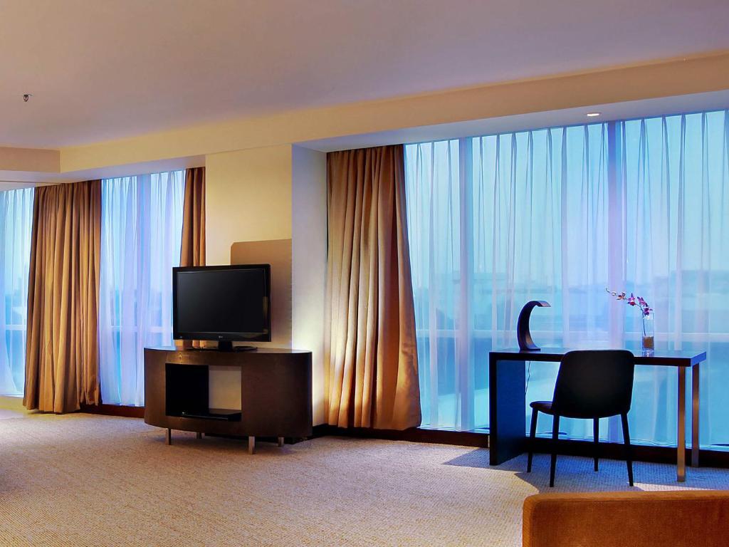 Aston Makassar Hotel & Convention Center Екстер'єр фото