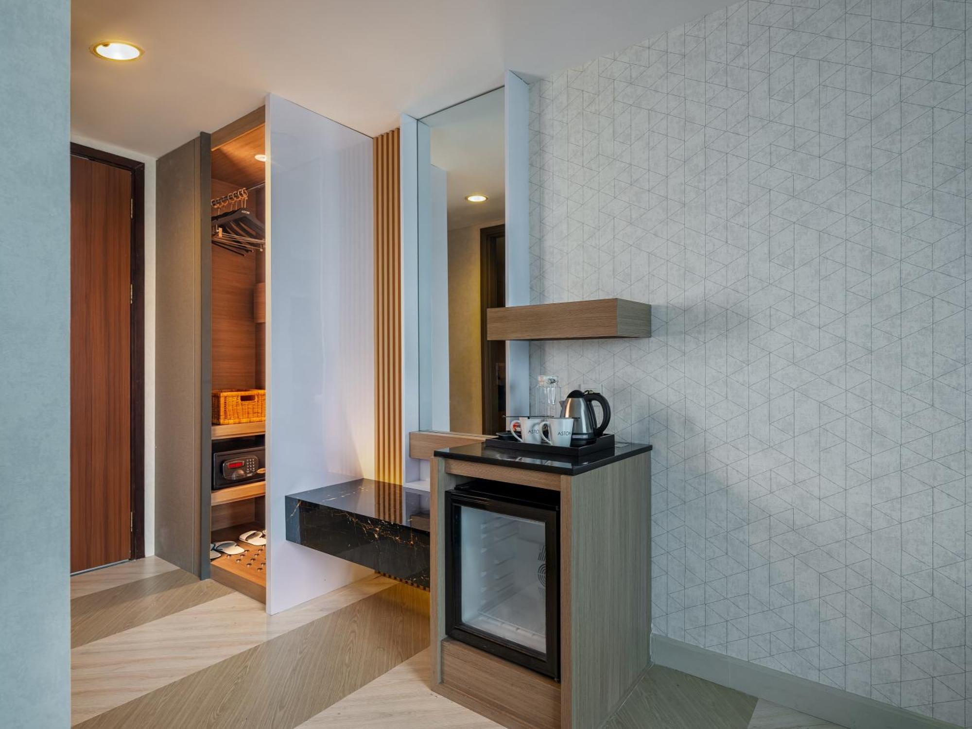 Aston Makassar Hotel & Convention Center Екстер'єр фото