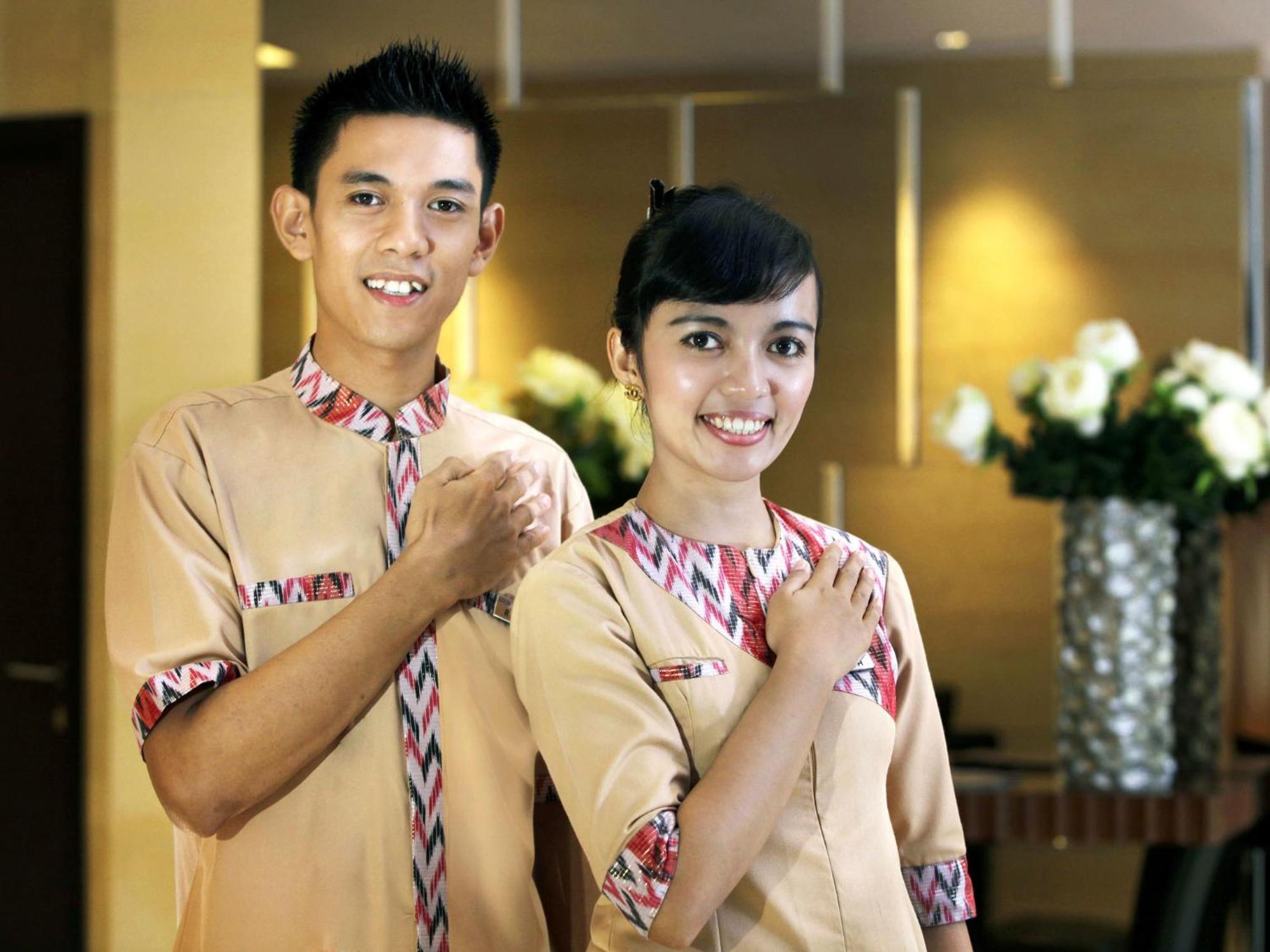Aston Makassar Hotel & Convention Center Екстер'єр фото