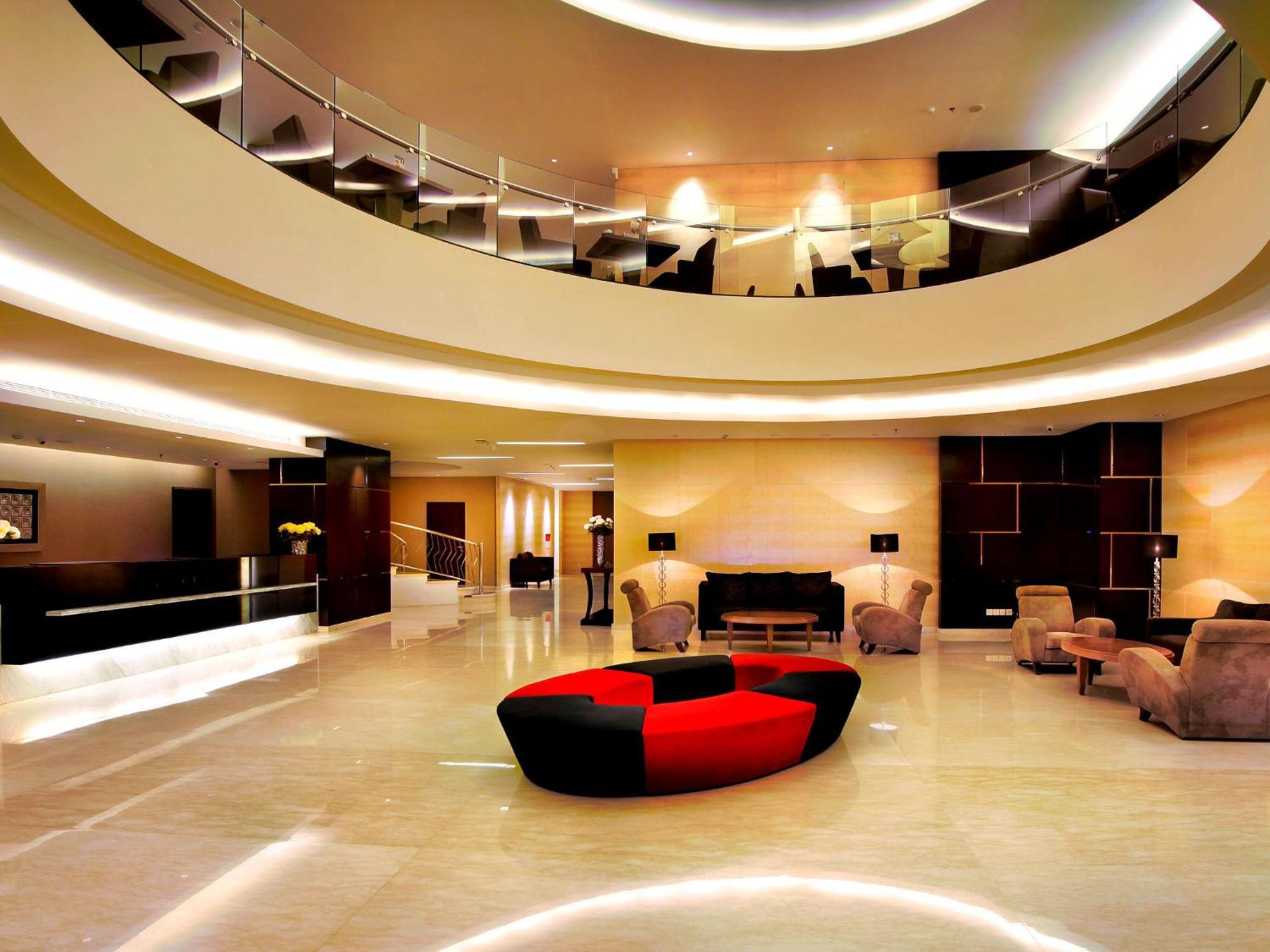 Aston Makassar Hotel & Convention Center Екстер'єр фото