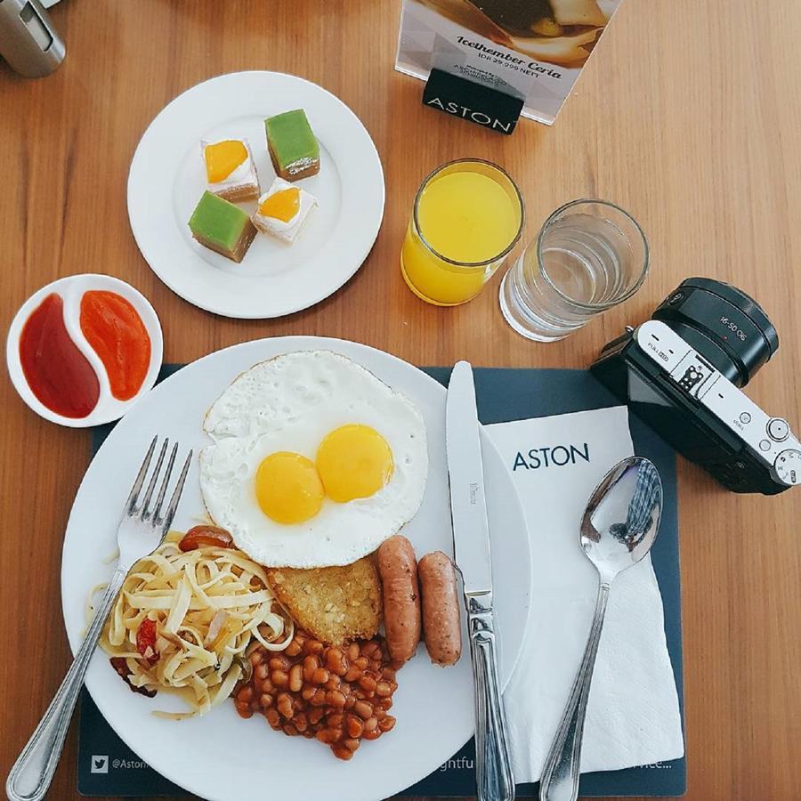 Aston Makassar Hotel & Convention Center Екстер'єр фото